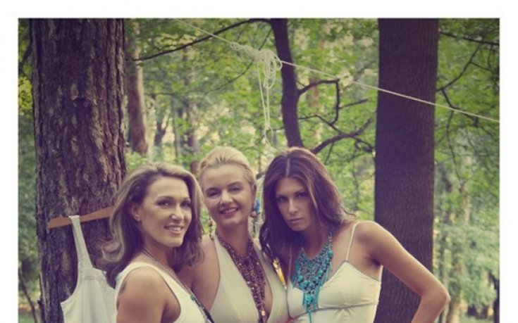 СНИМКИ: Три спортни красавици станаха модели на бижута