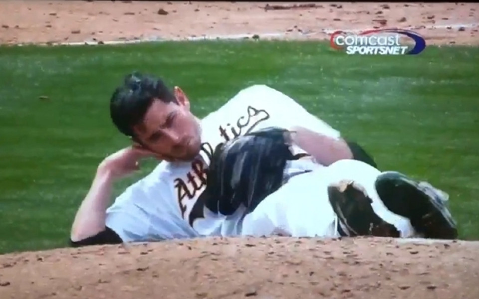 ВИДЕО: Бейзболист получи фрактура на черепа и мозъчен кръвоизлив след ужасяващ удар с топка