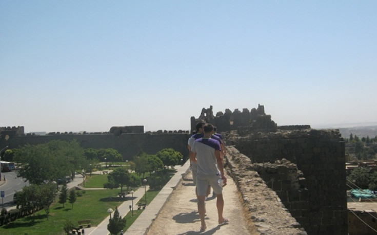 СНИМКИ: Етър посети крепостта на Диарбекир и църквата Дева Мария