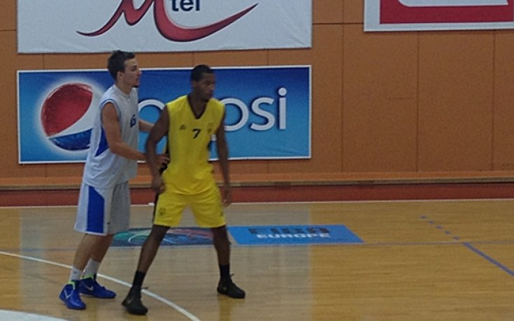 Левски с първа проверка, загуби с две точки от Арис