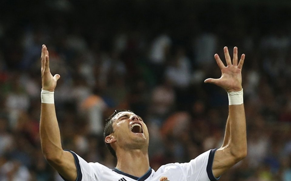 Реал Мадрид ощастливява Роналдо, прави го втори по заплата след Ето'о