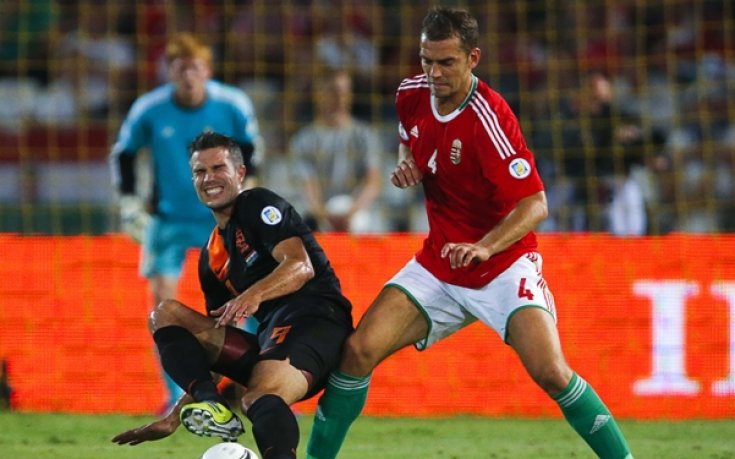 Ван Перси с контузия в бедрото от мача с Унгария