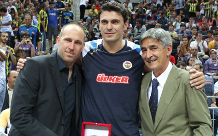 ВИДЕО: Легенда на европейския баскетбол сложи точка на кариерата си