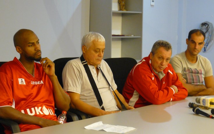 Докузовски: Някои играчи живеят в собствен свят, време е да влязат в света на Лукойл