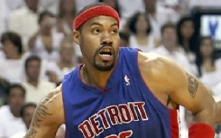 Рашид Уолъс може да поднови кариерата си в НБА