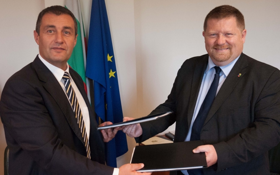 Министър Нейков подписа споразумение за домакинство на Олимпийски игри за глухи спортисти