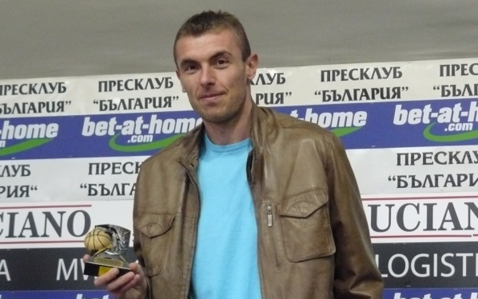 Илия Станков остава в Спартак Плевен