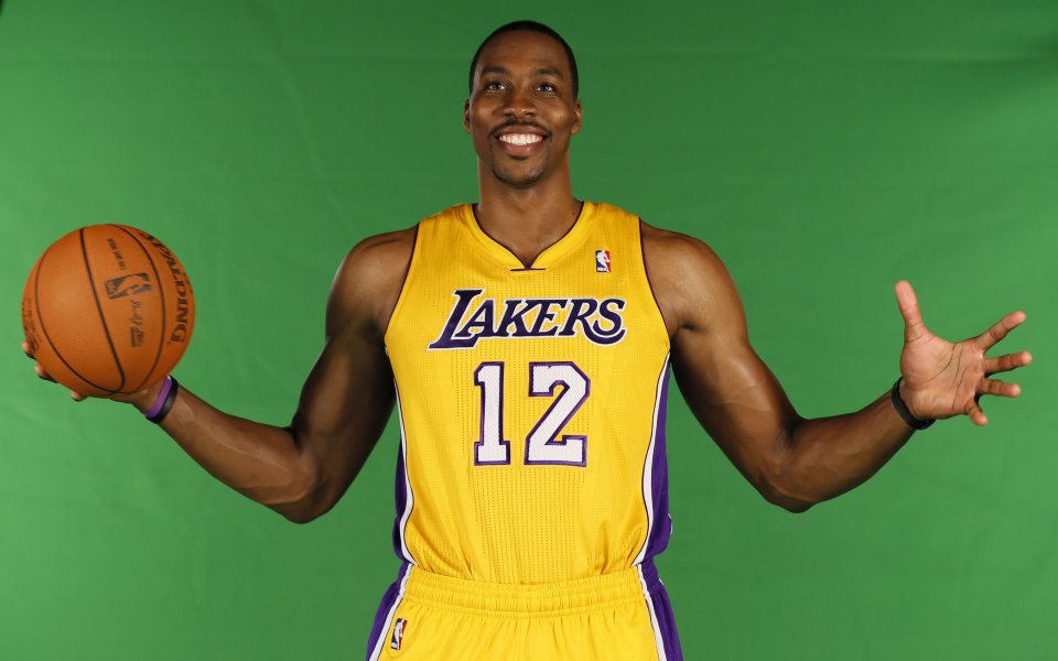 Супермен атакува Шак: Времето ти изтече!