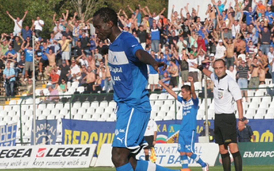 Де Карвальо остана едноличен лидер при голмайсторите