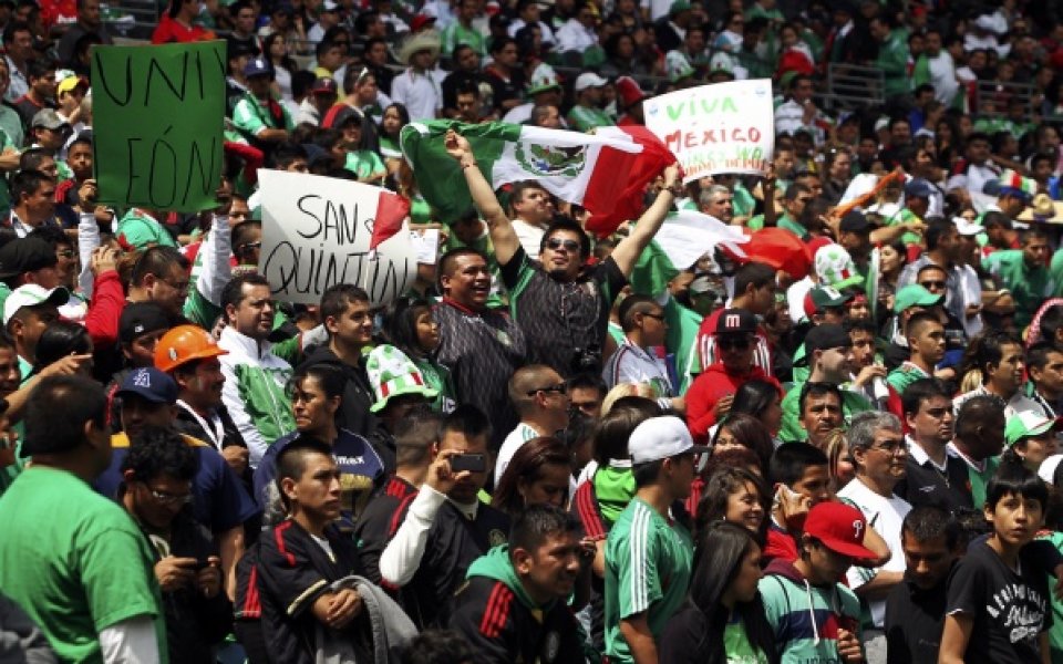 Проблеми с имиграционните служби пречат на Очоа да играе за Мексико