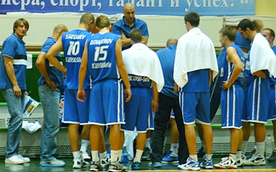 Левски и Черно море правят баскетболен празник в Габрово