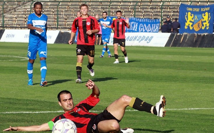 Марек би Локо Сф с 2:1 в контрола