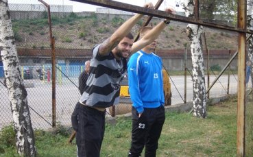 Божидар Митрев гледа отбора на сърцето си