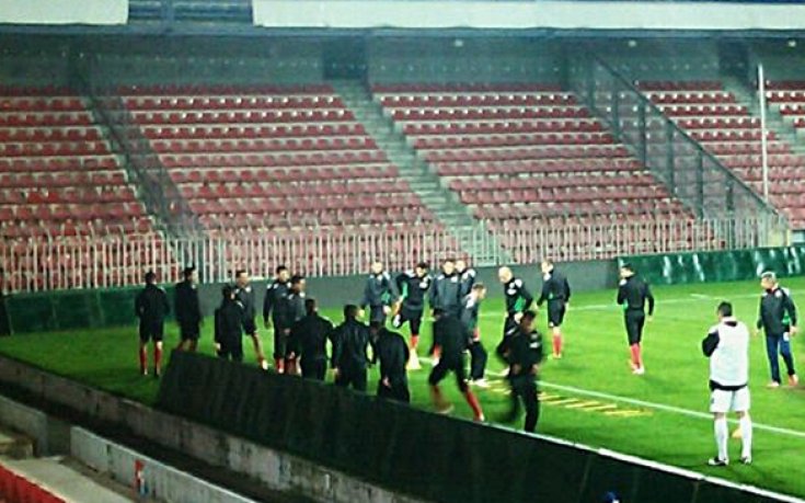 СНИМКИ: 20 българи надъхаха националите на тренировка