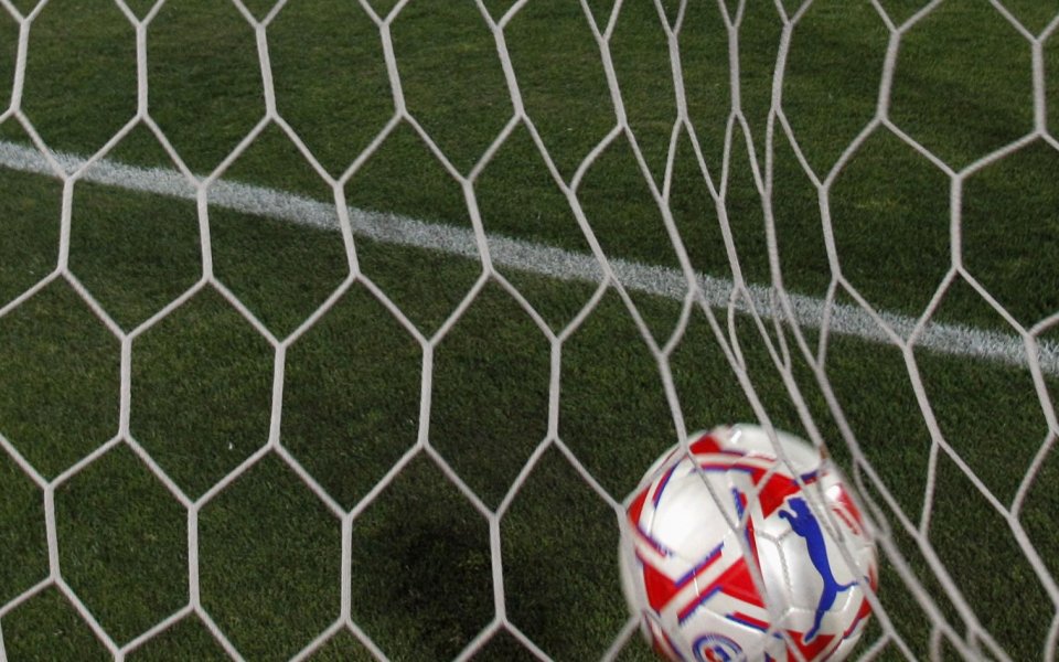 Марек с разгромна победа в контрола