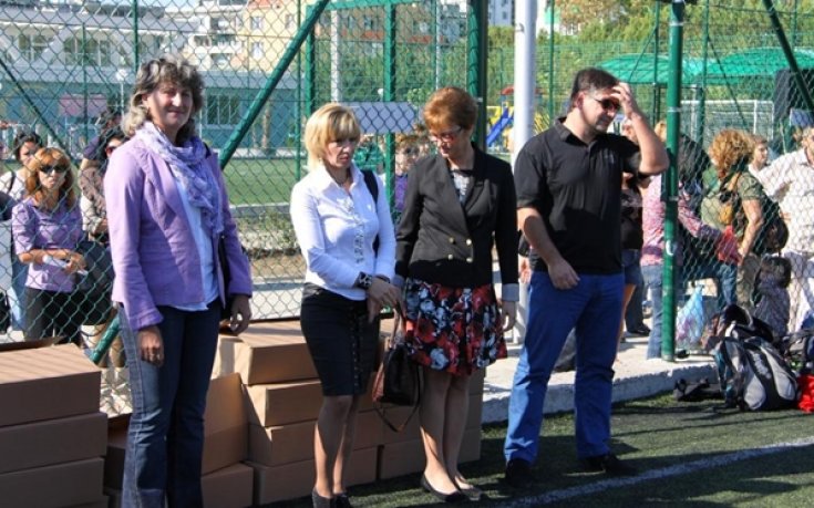 СНИМКИ: Детски футболни емоции завладяха Бургас