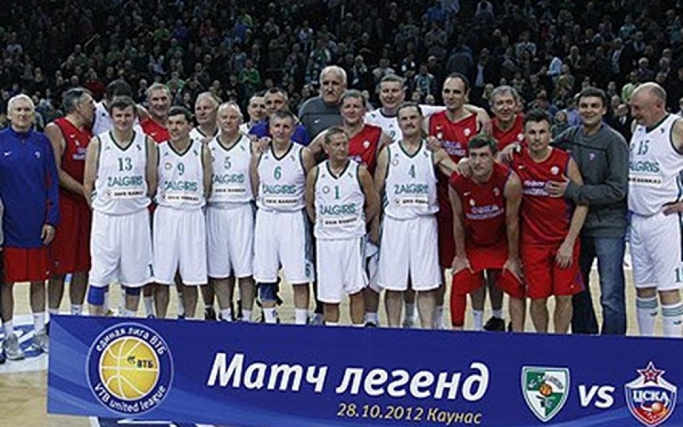 ВИДЕО: 47-годишният Сабонис забива в коша на ЦСКА