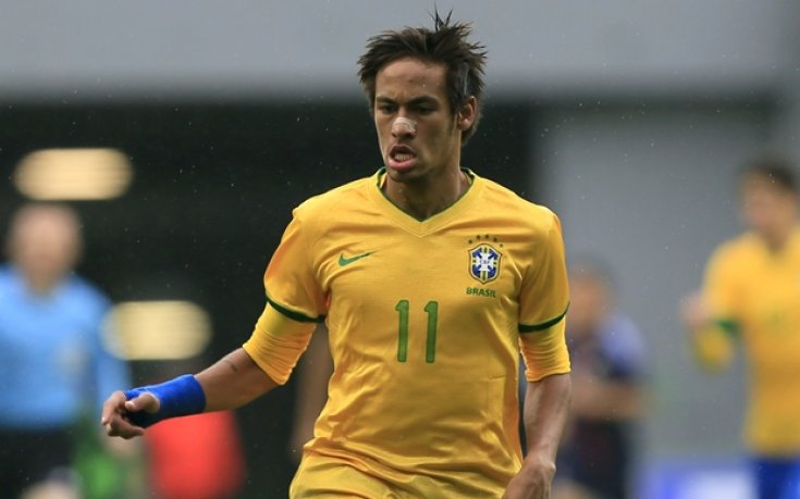 Неймар мина Меси и Роналдо