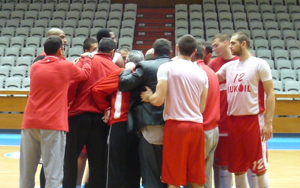 СНИМКИ: Концентрация и самочувствие в лагера на Лукойл преди първия евромач в София