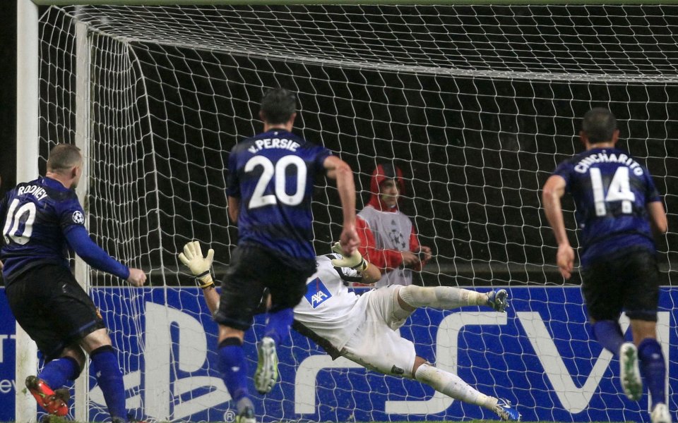 ВИДЕО: Юнайтед спечели групата след мъка и тъмнина в Португалия