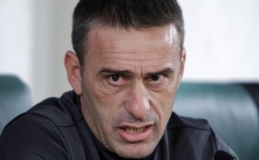 Бенто не дава почивка на звездите си