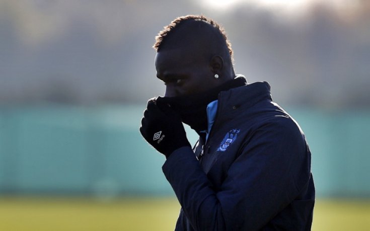 Братът на Балотели подписа с полупрофесионалисти