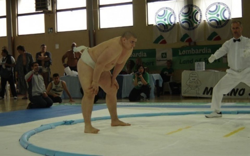 Аоияма с пета загуба на големия пролетен турнир по сумо в Осака