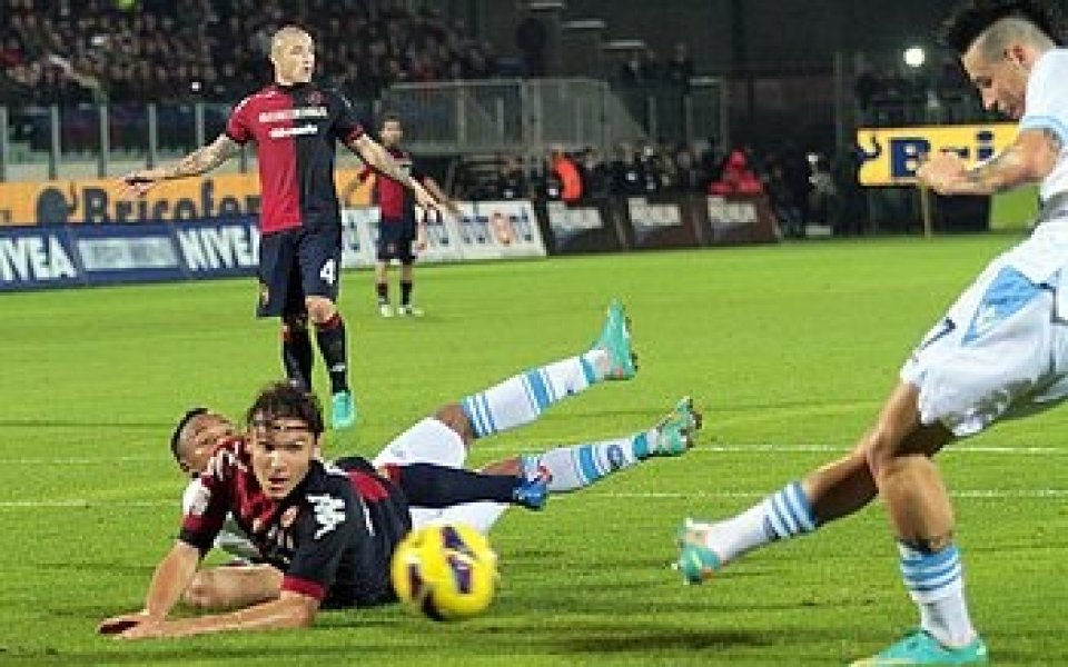 ВИДЕО: Наполи взе щастливи три точки от Каляри, излезе втори