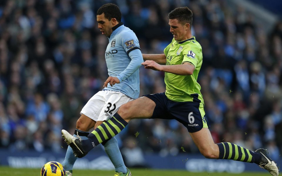 Манчестър Сити бави новите договори на три от звездите си