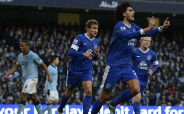 Стийв Кларк и Фелайни са мениджър и играч на месеца