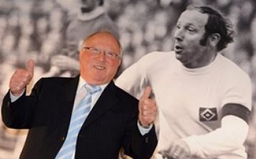 Байерн иска да вземе внука на легенда на немския футбол