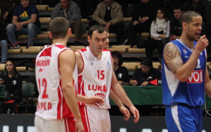 Стойков болезнено откровен: 10 години съм се борил за този отбор, а идват някакви, провалят го и си заминават