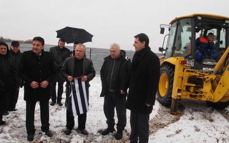 Осветлението на стадион Локомотив ще е готово до месец април