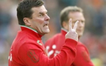 Дитер Хекинг пое Волфсбург