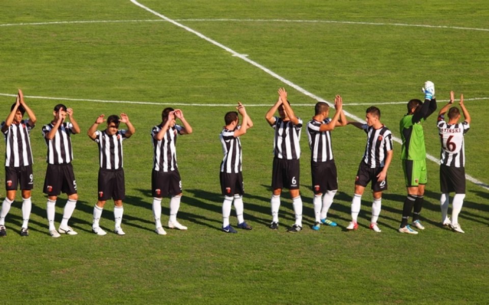 Играчите на Локо Пд зарадваха деца, лишени от родителски грижи