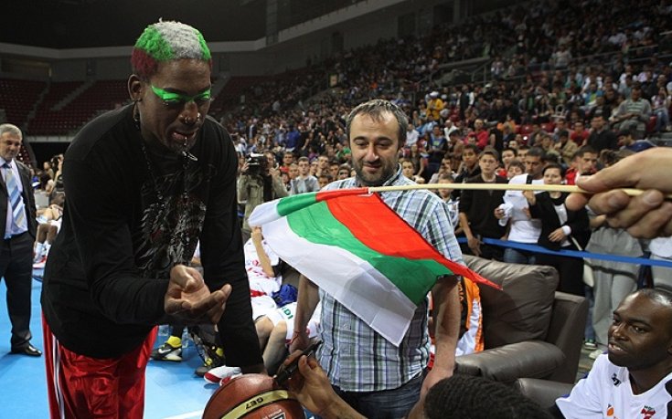 2012 през погледа на Гонг, април...