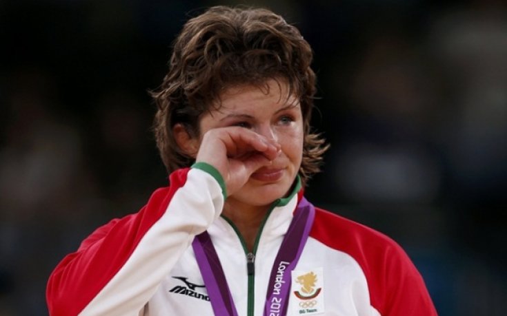 2012 през погледа на Гонг, август