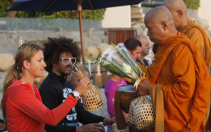 СНИМКИ: Азаренка заряза Бубка-младши заради поп звезда, разходи го в Тайланд