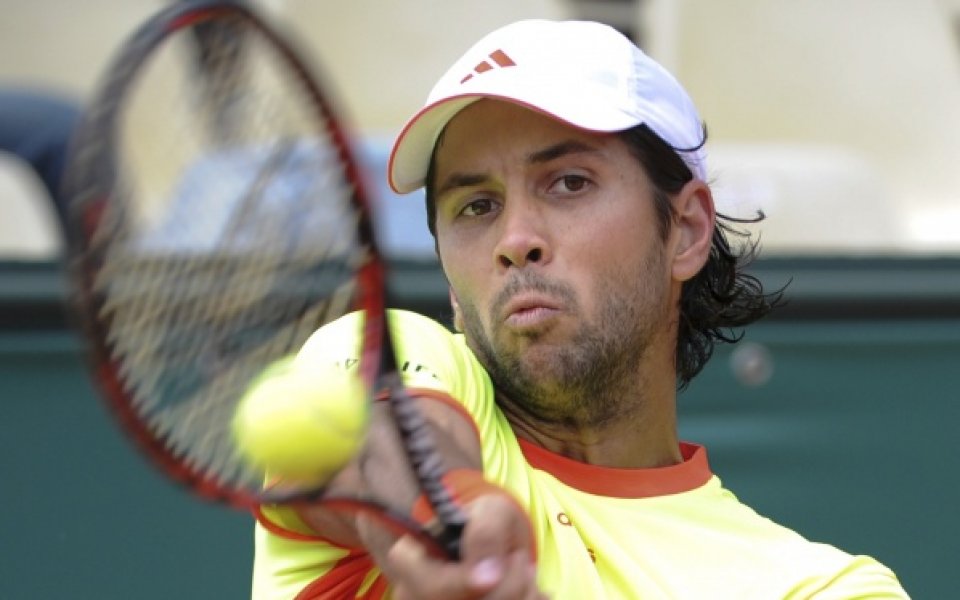 Испания стартира с победа на 