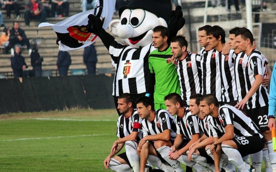 Локо Пд играе 4 контроли в България през зимата