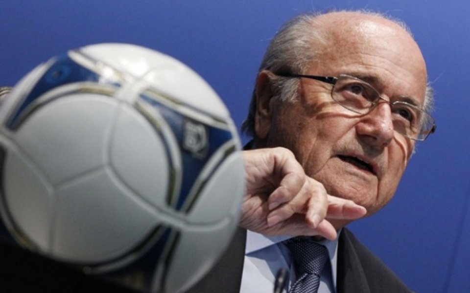 Блатер: Играчите не трябва да напускат терена, ако биват обиждани