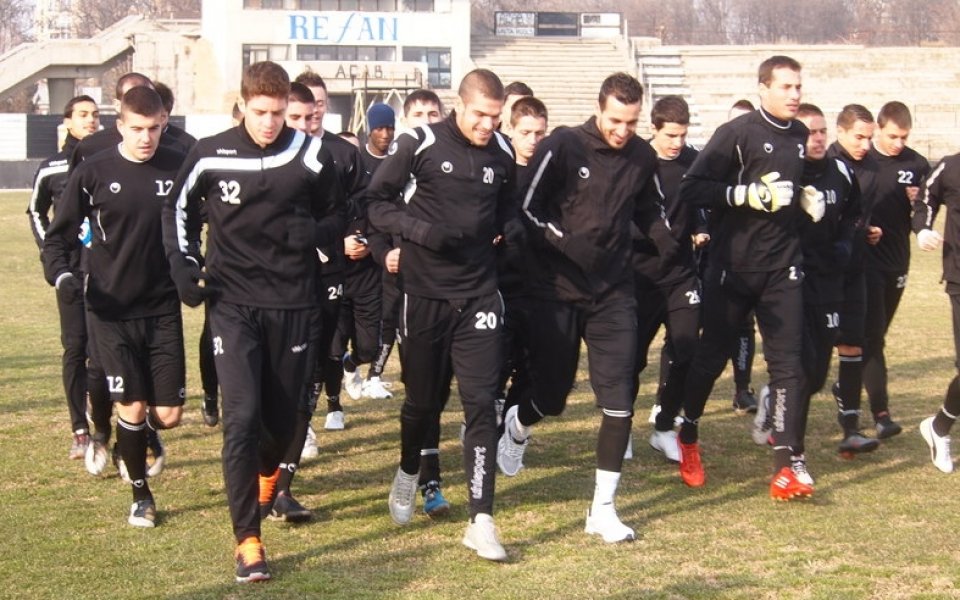 Локо Пд стартира с 28 футболисти