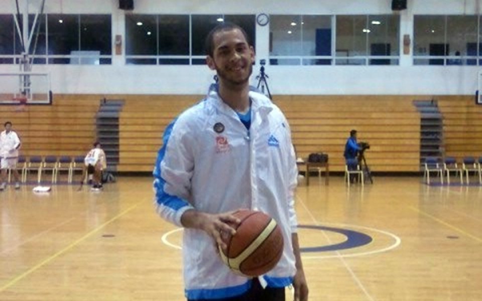 Черноморец взе на проби американец