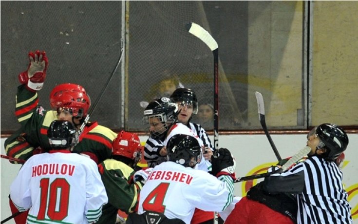 СНИМКИ: България удари Мексико пред 1200 зрители в Зимния дворец