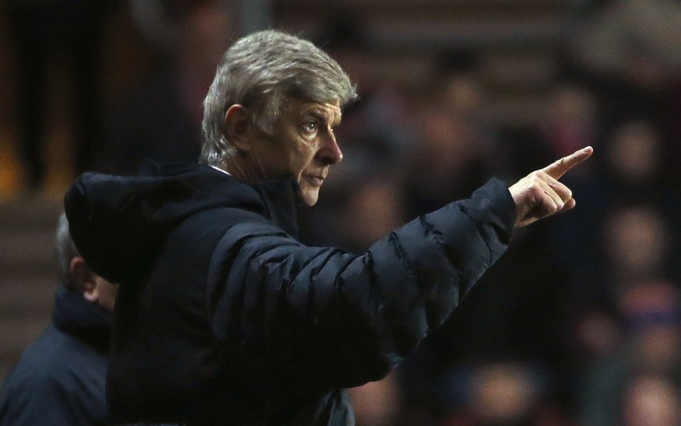 Венгер: Конфликтът на Бенитес с феновете може да ни помогне