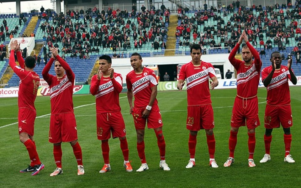 ЦСКА на съботен пазар в Анталия