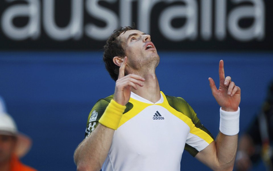 Анди Мъри продължава без загубен сет