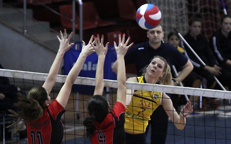 ЦСКА и Левски продължават без загубен гейм