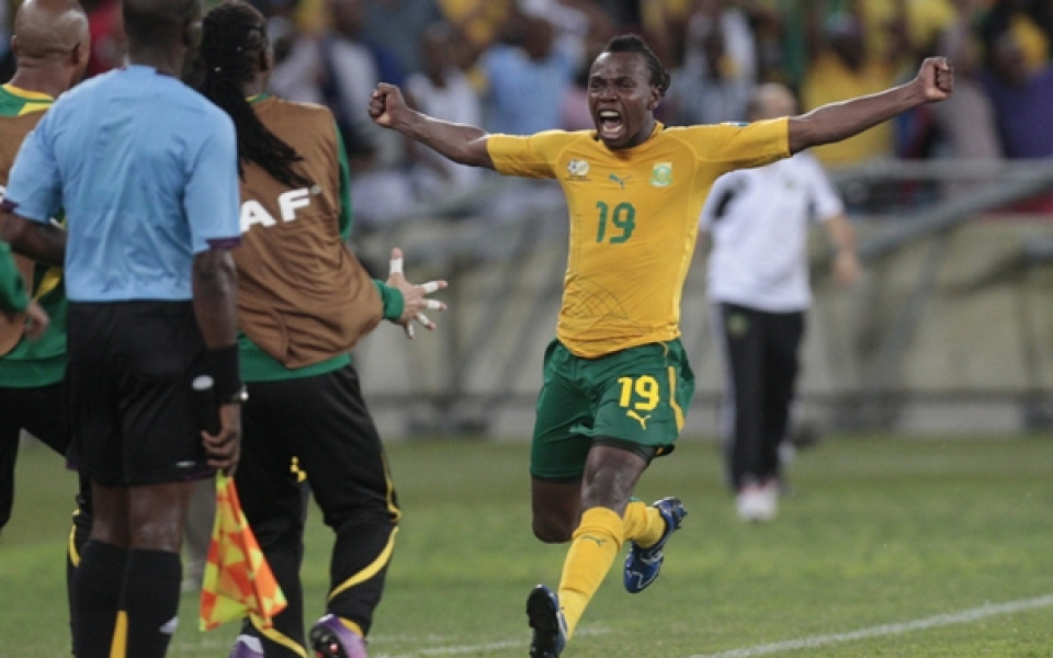 ЮАР се класира за 1/4-финалите след драма