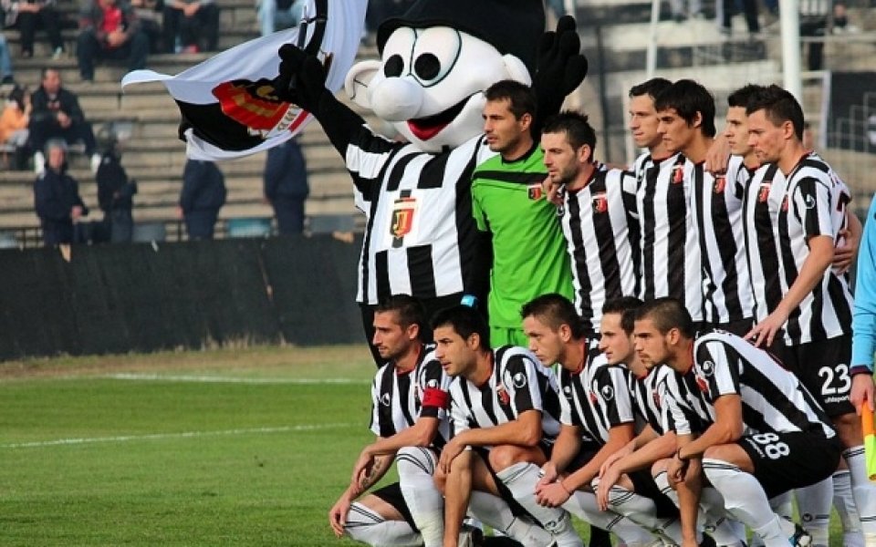 Осем футболисти подписаха нови договори с Локомотив (Пд)